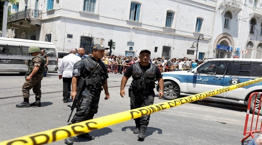 مقتل رجل أمن وإصابة عسكري في عمليتى طعن بتونس