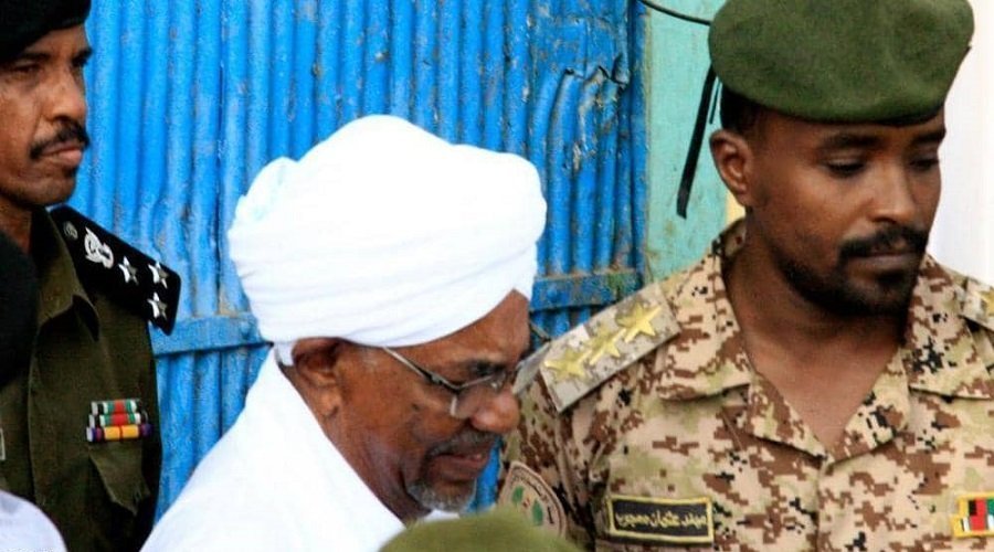 صحيفة سودانية تؤكد بث محاكمة البشير على الهواء مباشرة