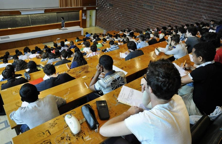 أساتذة التعليم العالي يهددون بمقاطعة الدخول الجامعي