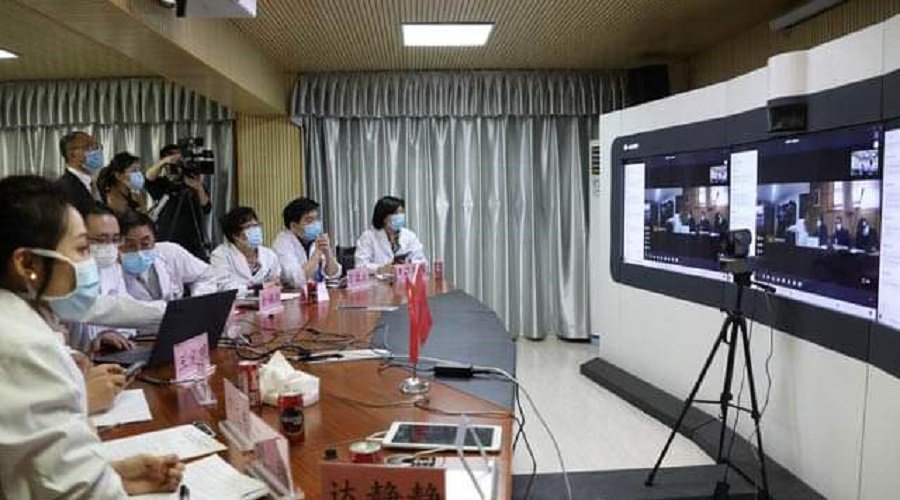 أطباء مغاربة يعقدون اجتماعا مع خبراء صينيين لمحاربة فيروس كورونا