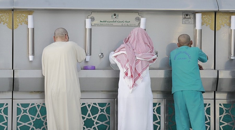 طبيبة سعودية تؤكد أن "ماء زمزم" مضر لمرضى السرطان