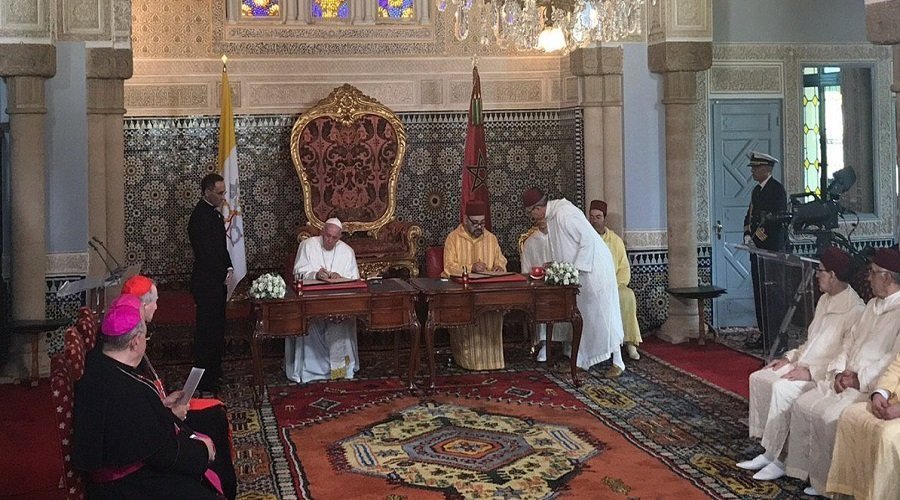 الملك محمد السادس والبابا فرانسيس يوقعان "نداء القدس"