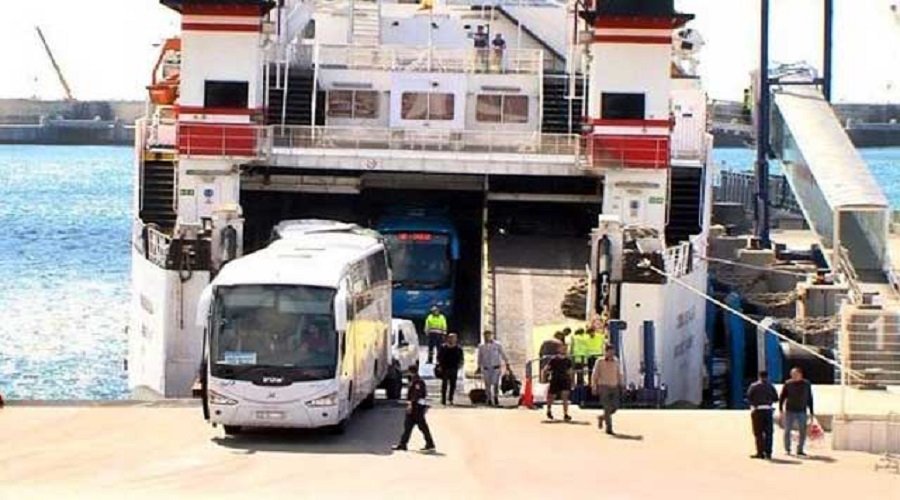 إضراب أرباب حافلات النقل الدولي
