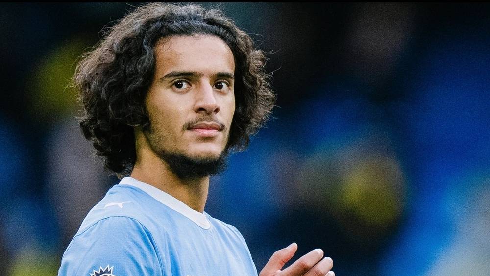 لماذا سحر أغلى لاعب مغربي  جماهير إنجلترا؟