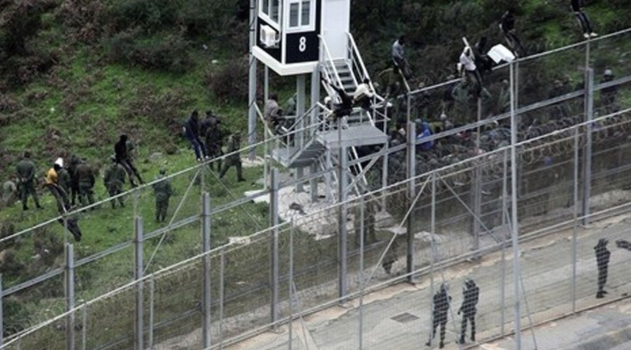 اسبانيا ترفع طول السياج الحدودي لسبتة إلى 10 أمتار