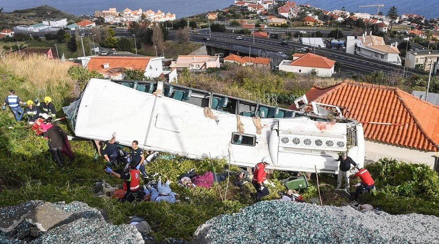 مصرع 28 شخصا في حادث انقلاب حافلة سياحية بالبرتغال