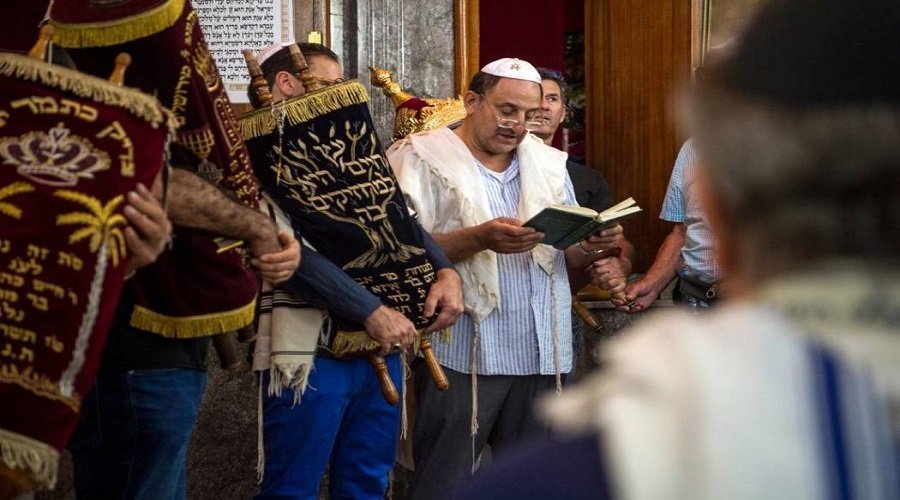 إصابة 16 من اليهود المغاربة بكورونا بعد حضورهم حفل ديني بالبيضاء