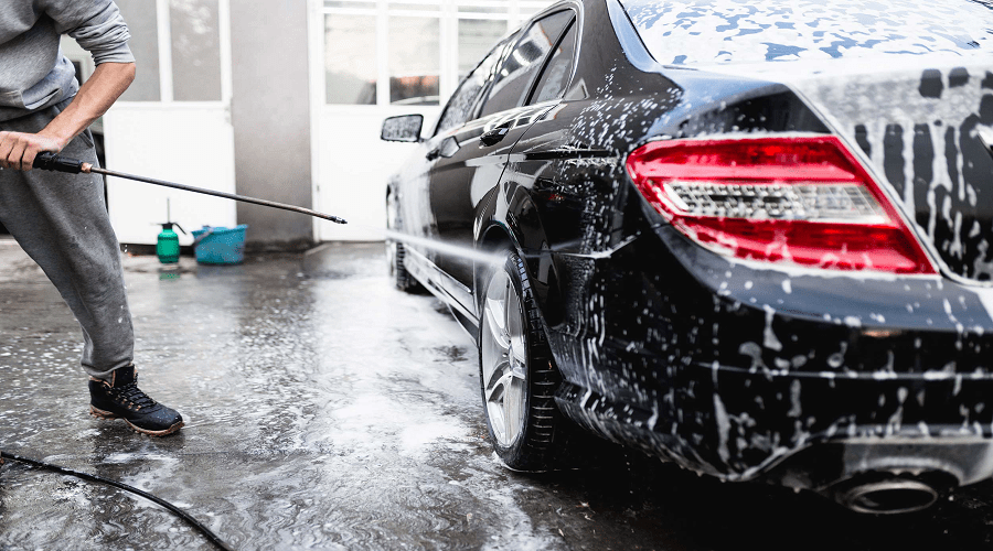 أرباب محلات غسل السيارات يلوحون بالتصعيد ضد الإغلاق