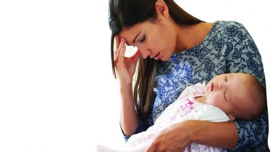 اكتئاب ما بعد الولادة.. خطر يحدق بالأم والرضيع