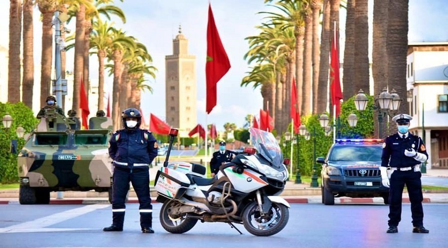 تمديد الطوارئ بالمغرب لمدة شهر وغرامة 300 درهم في انتظار مخالفي ارتداء الكمامة