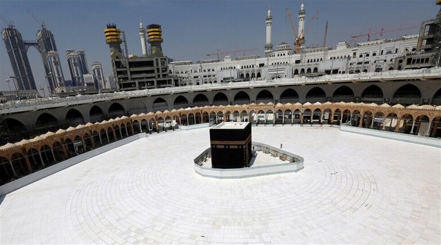 السلطات السعودية تعلن حظر التجول في مكة والمدينة