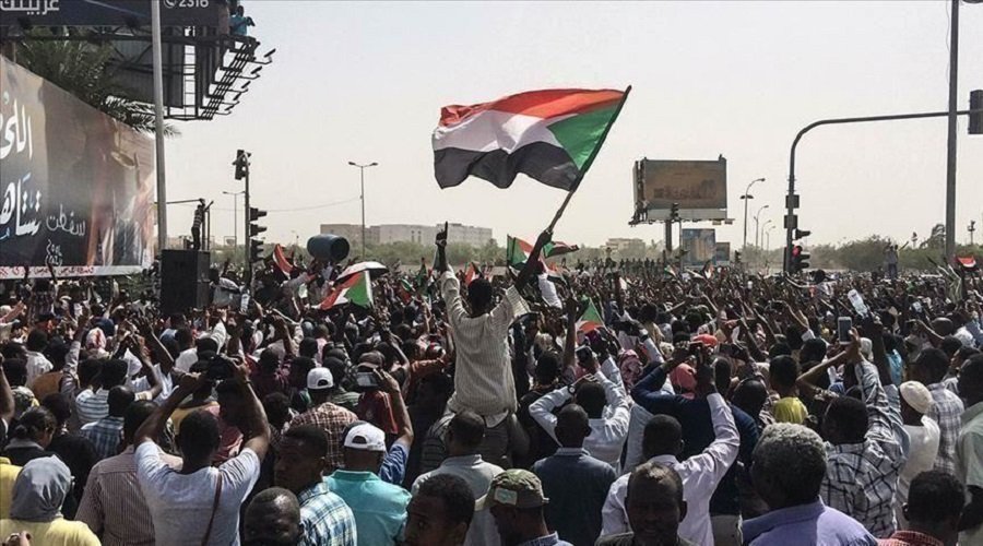 قتلى وجرحى في احتجاجات حاشدة بالسودان