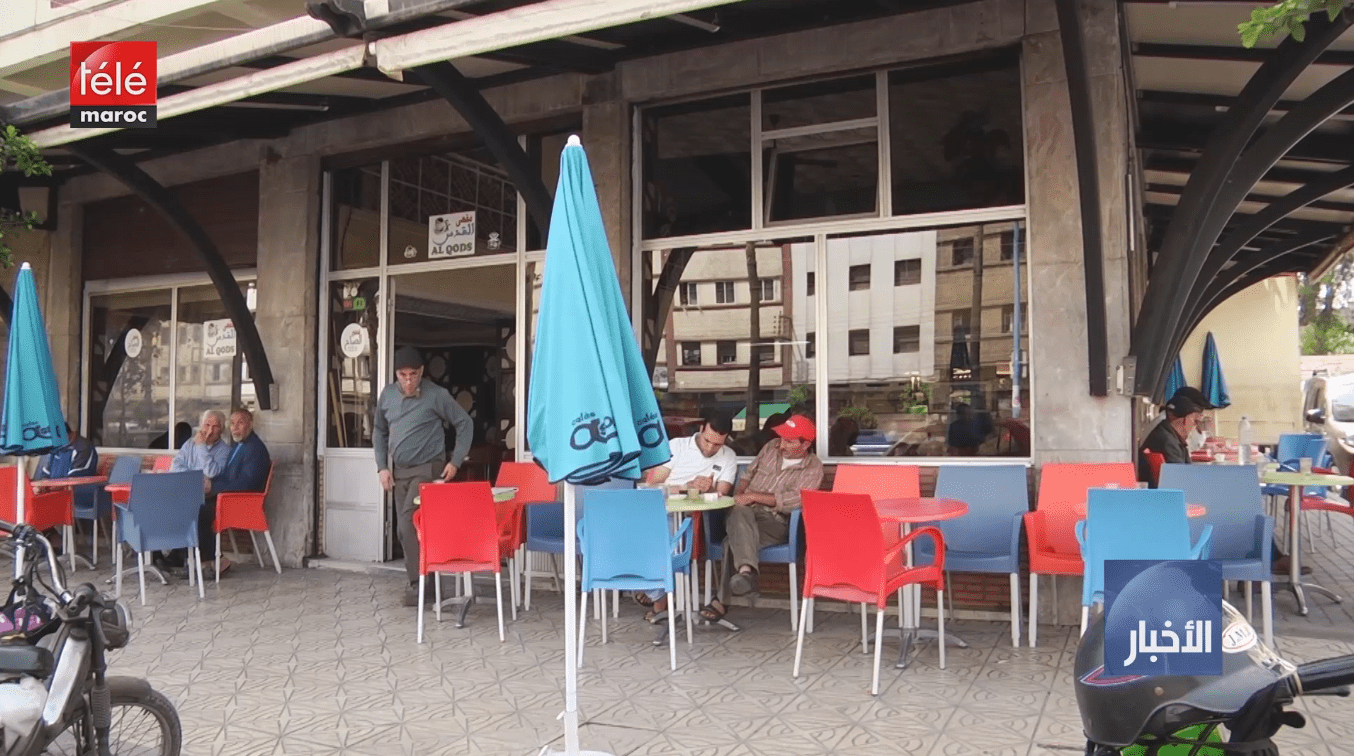 أرباب المقاهي يطالبون بإنقاذهم من شبح الإفلاس