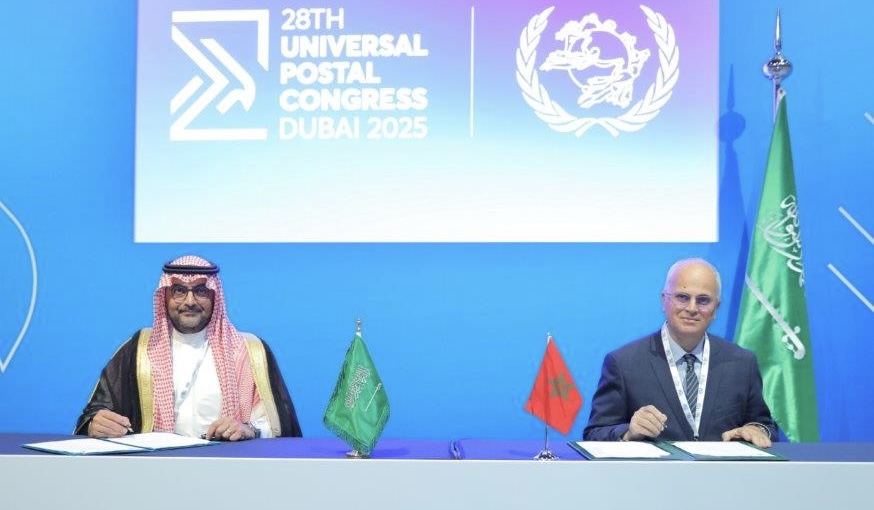 بريد المغرب والبريد السعودي يوقعان اتفاقيتين استراتيجيتين في دبي لدعم التجارة الإلكترونية