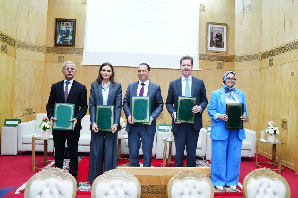 التوقيع على شراكة استراتيجية لرقمنة قطاع الصناعة التقليدية