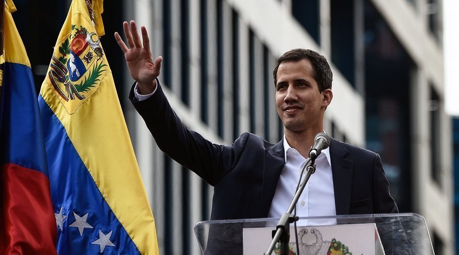 إسبانيا وبريطانيا تعترفان رسميا بغوايدو رئيسا لفنزويلا