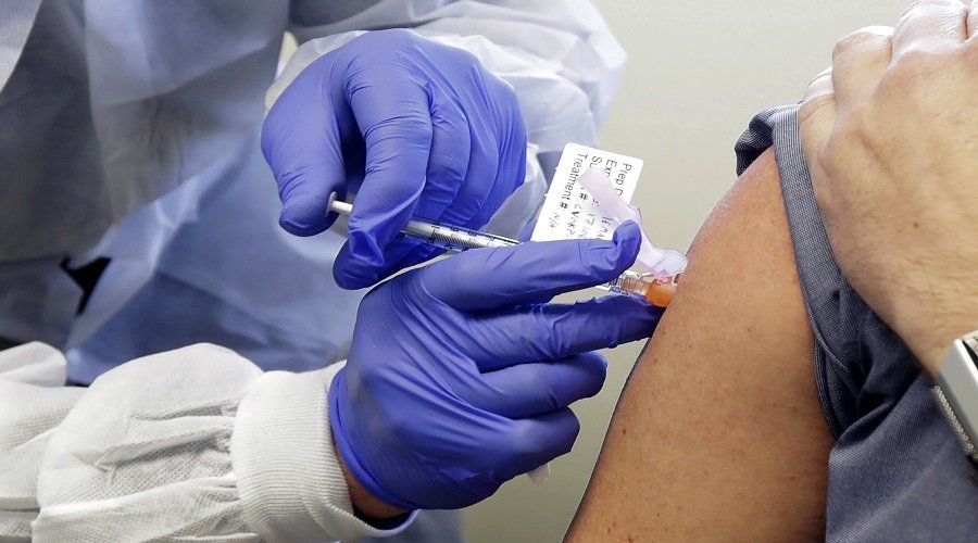 الولايات المتحدة تجيز الاستخدام الطارئ للقاح فايزر/بايونتيك