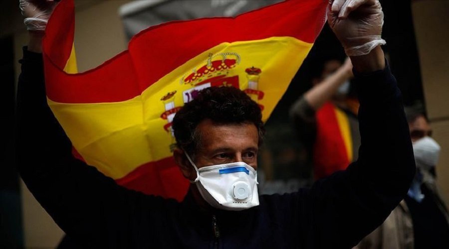 رئيس الحكومة الإسبانية يعلن رفع حالة الطوارئ بالبلاد