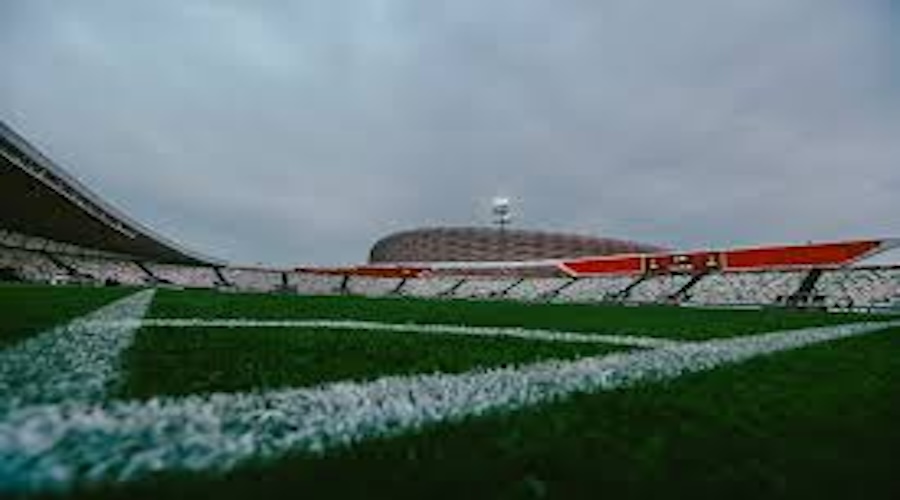 الملاعب المغربية تنجح في تجنب تبعات الأمطار بنموذج تنظيمي حديث