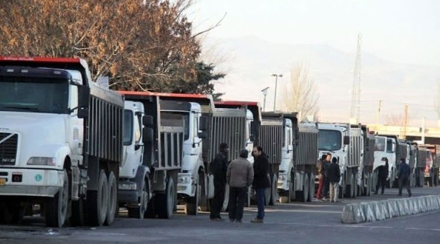 أرباب الشاحنات يلوحون بإضراب وطني ويتهمون بوليف بالتماطل