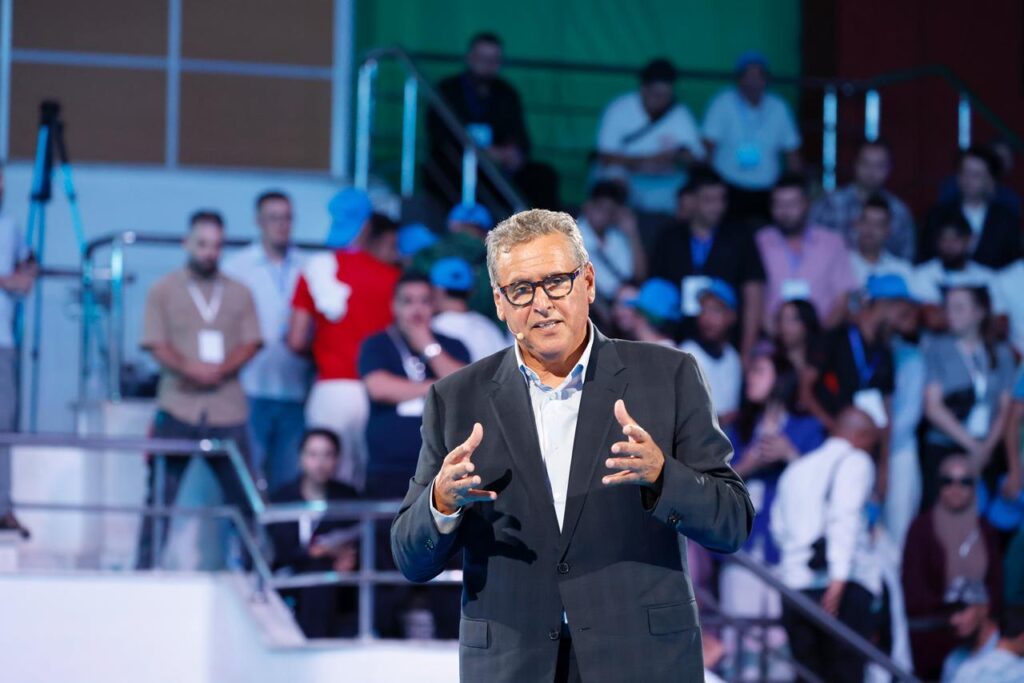 أخنوش يدافع عن استيراد الأغنام ويرد على «البام»