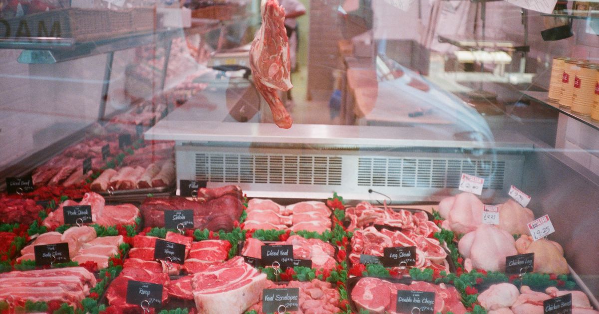 أسعار اللحوم تواصل الارتفاع وتتجاوز سقف 100 درهم