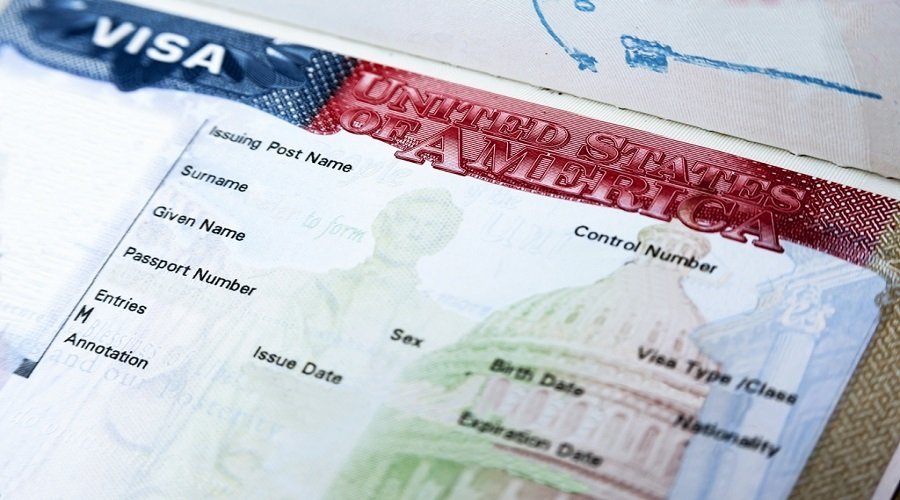 أمريكا تلزم طالبي التأشيرة بالكشف عن حساباتهم بمواقع التواصل