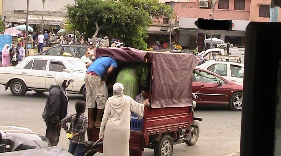 قرار رسمي يمنع نقل الأشخاص في التريبورتورات