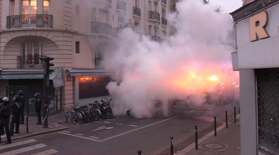إصابة 8 شرطيين واعتقال 64 متظاهرا في احتجاجات قانون الأمن الشامل بفرنسا
