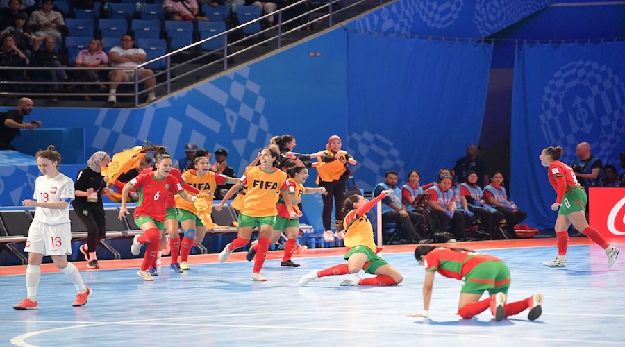 "لبؤات" القاعة يتأهلن لربع نهائي المونديال