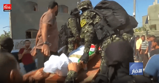 تشييع جنازة فلسطيني قتلته القوات الإسرائيلية في احتجاج عند حدود القطاع