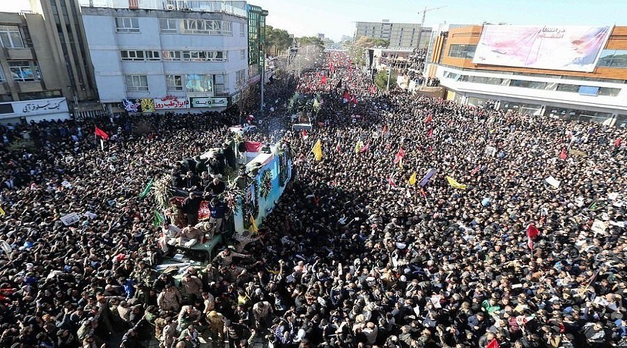 عشرات القتلى في جنازة قاسم سليماني بإيران