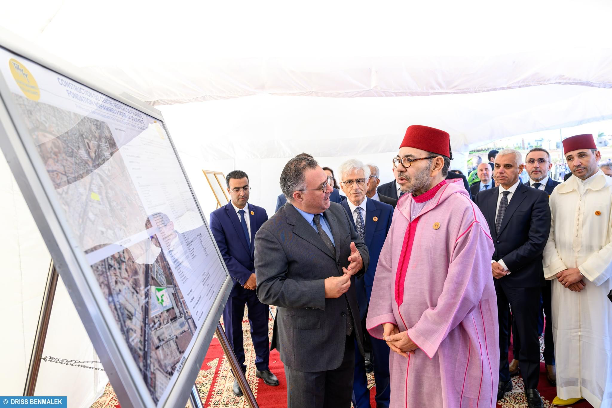 الملك يشرف بالدار البيضاء على وضع الحجر الأساس لمركز طبي للقرب وإطلاق المرحلة الثانية من برنامج الوحدات الطبية المتنقلة