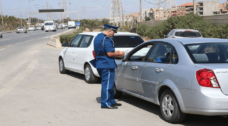 غرامات جديدة ضد السائقين بسبب الـ«كلاكسون» والـ«سويكلاس»