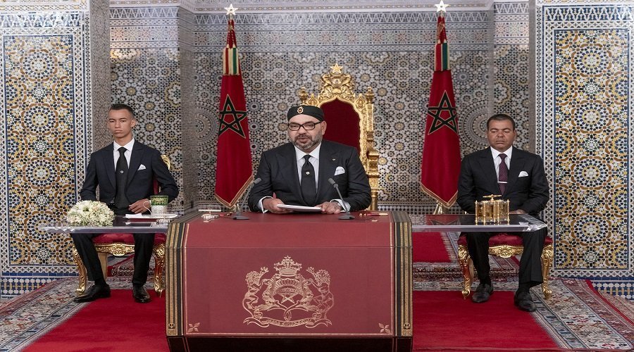 الملك يجدد التأكيد على التزام المغرب الصادق بنهج اليد الممدودة تجاه الجزائر