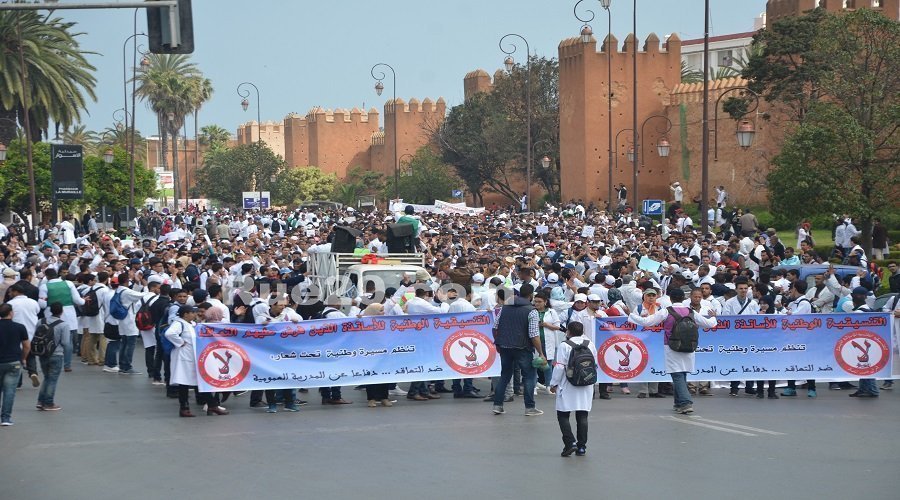 الأساتذة يعودون للاحتجاجات الصيفية