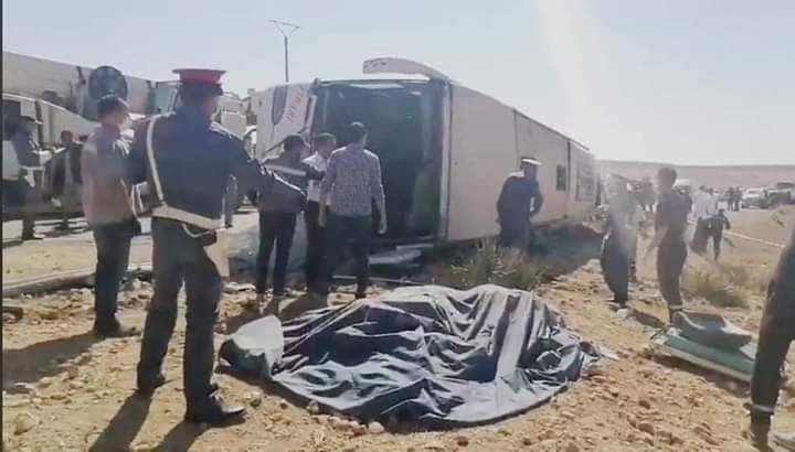 وفاة 17 راكبا وإصابة 30 آخرين في انقلاب حافلة للنقل العمومي