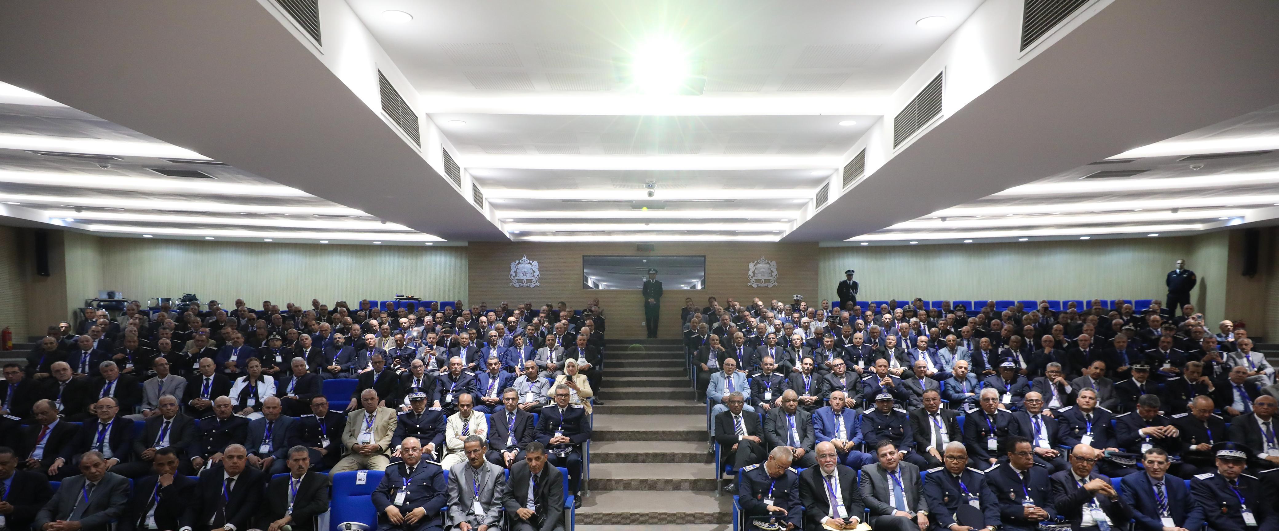 توشيح 353  عنصرا أمنيا بأوسمة ملكية والحموشي يستقبلهم بمعهد الشرط