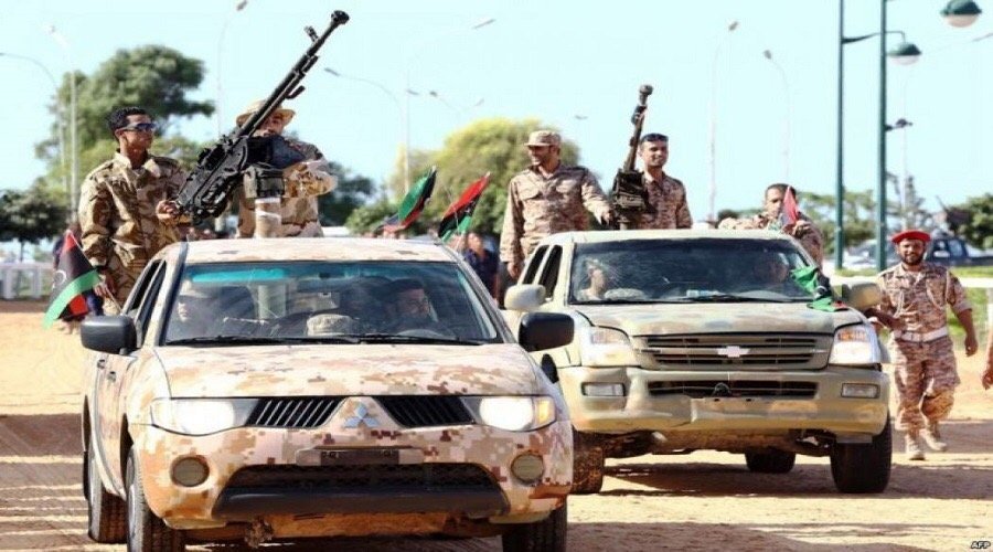 تجدد الاشتباكات في ليبيا وقوات حفتر تعلن سيطرتها على مطار طرابلس