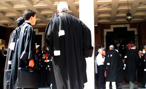 المحامون يهددون بشل مرفق العدالة بسبب الإجراءات الضريبية