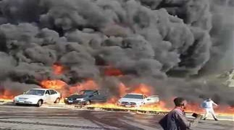 بالفيديو.. حريق هائل بعد انفجار خط بترول في مصر
