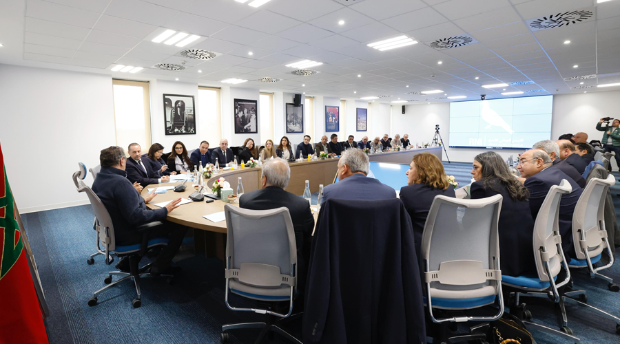 التوافق يحسم خليفة أخنوش على رأس الأحرار