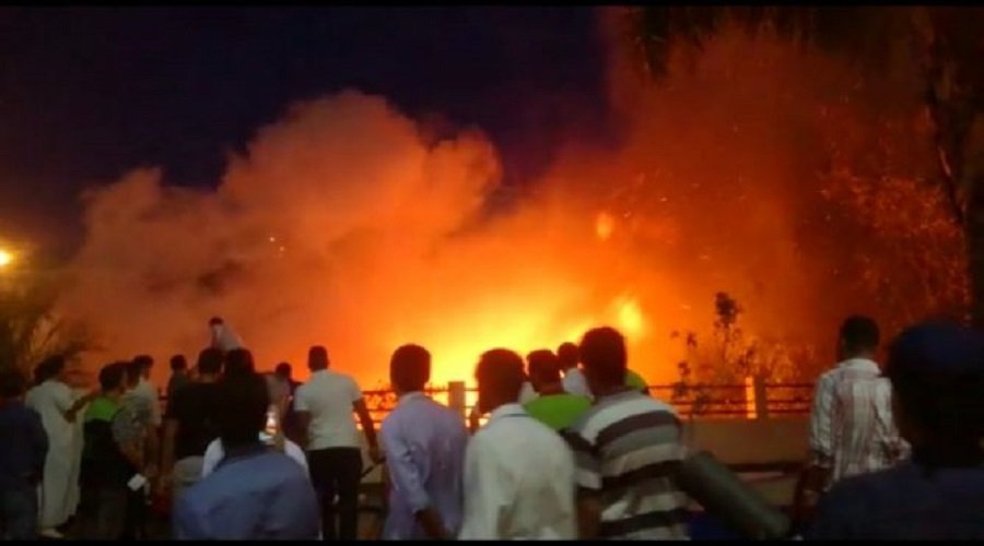 حريق في نفايات السوق التجاري أسواق السلام بطنجة كاد أن يتسبب في كارثة