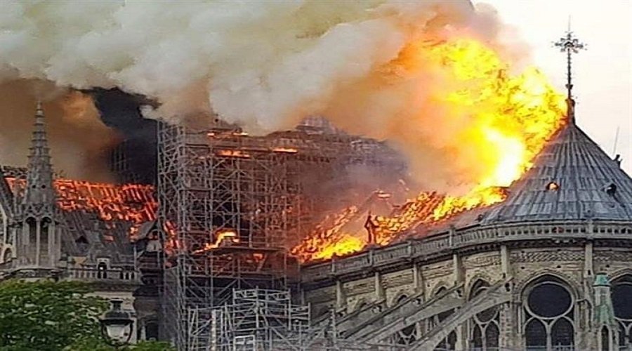 الشرطة الفرنسية تكشف سبب حريق كاتدرائية "نوتردام"