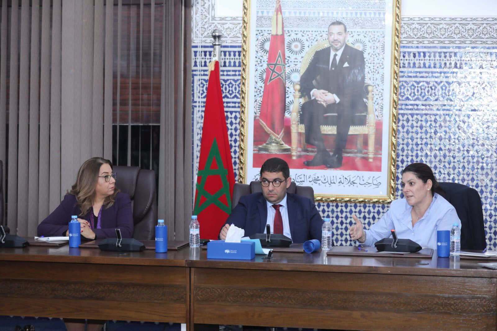 "البام" يرد على بلاغ "الأحرار" : "لن نقبل دروسا في احترام قواعد العمل السياسي من حزب رشح 17 برلمانيا من 5 أحزاب بينهم باميون
