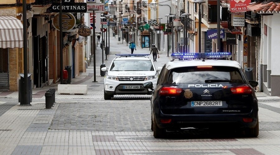 السلطات الإسبانية تعزل 200 ألف شخص في كتالونيا بسبب كورونا