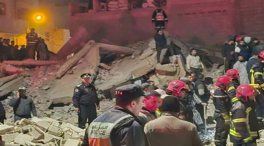 فتح بحث قضائي حول حادث انهيار بنايتين أدى إلى وفاة 22 شخصا