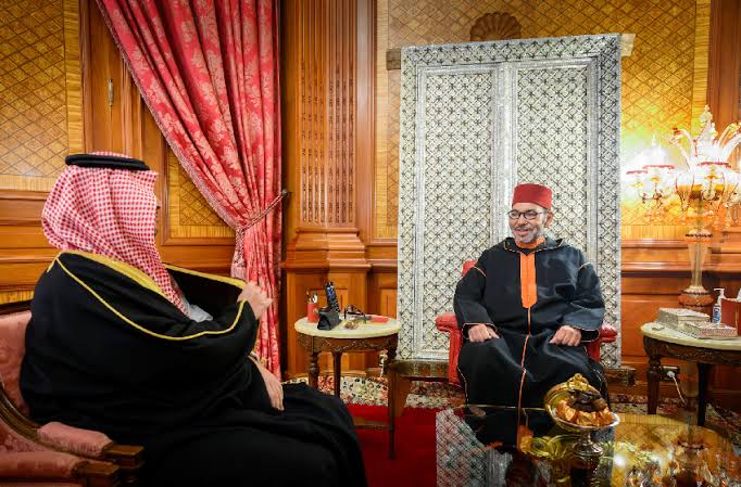 الملك يستقبل مبعوثا من خادم الحرمين الشريفين وولي عهد المملكة العربية السعودية حاملا رسالة شفوية لجلالته