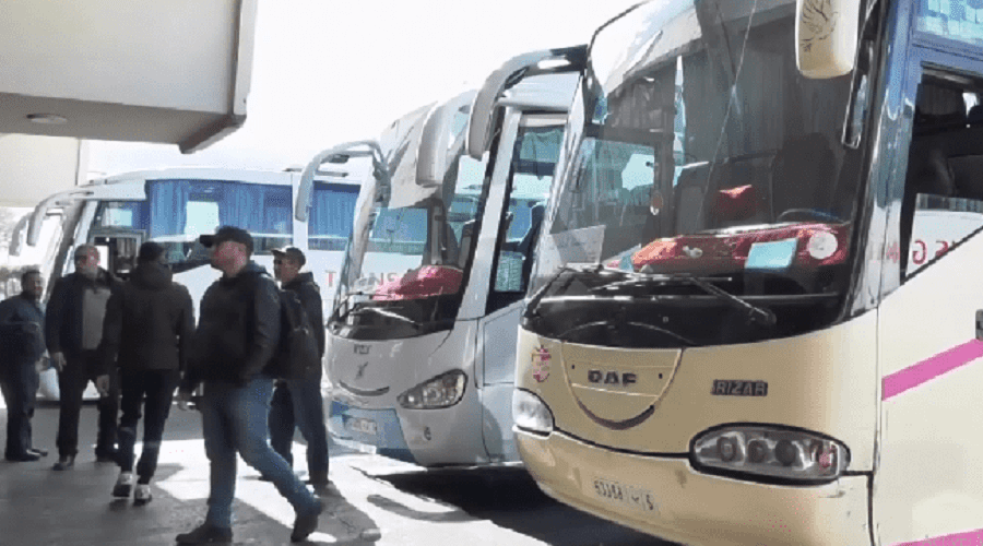 توقيف حافلات نقل المسافرين بين المدن لمنع تفشي كورونا