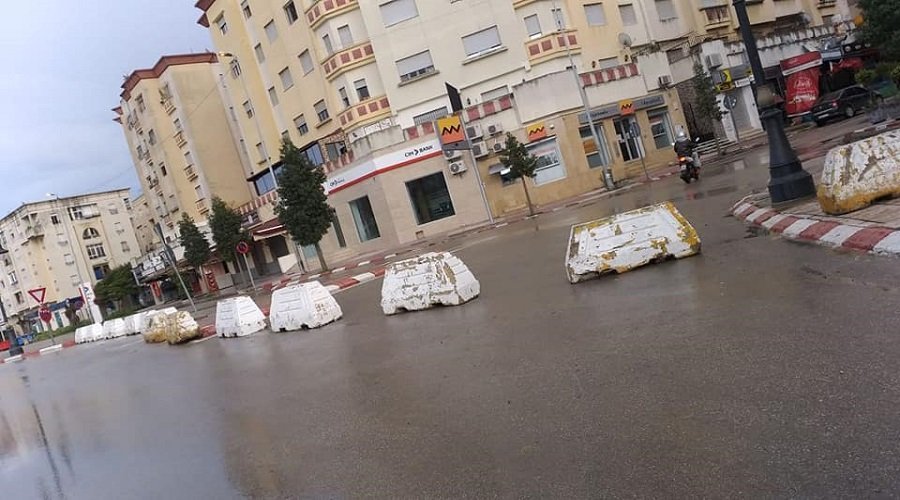 حواجز  إسمنتية لعزل الأحياء الموبوءة بطنجة